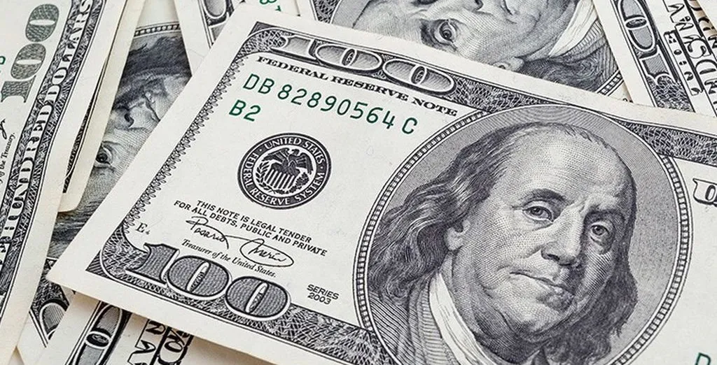 مصرف لبنان يمتص الدولار فتراجع سعره