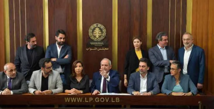 نواب التغيير ومهزلة  مبادرتهم "الرئاسية الانقاذية"
