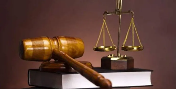 موظفون وسماسرة في عقارية الزلقا للمحاكمة بتهم الفساد