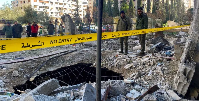 هل شارك حزب الله  في الاجتماع الايراني السوري في دمشق لحظة استهدفته اسرائيل؟