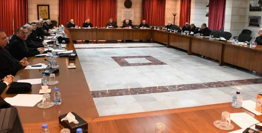 مجلس المطارنة لوضع حدّ للصراع بين القضاء والمصارف