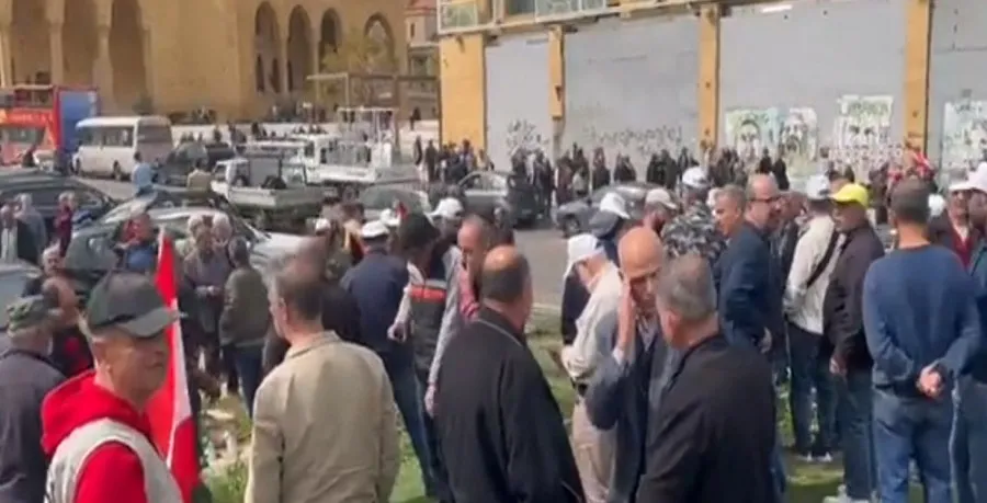 طرد بولا يعقوبيان من تظاهرة المتقاعدين