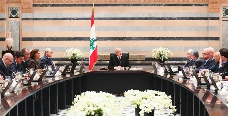 الحكومة تقرّ زيادات الأجور للعام والخاص