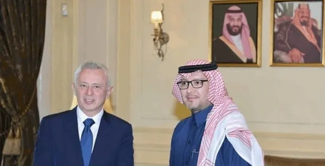 زيارة فرنجية الى بخاري: حجر في مستنقع