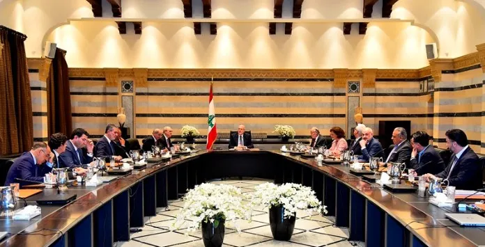 الحكومة تقر العقد بالتراضي لتعيين محاميين فرنسيين