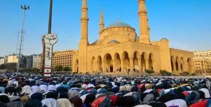 أئمة المساجد يشددون في عيد الأضحى على ضرورة الاسراع بانتخاب رئيس للجمهورية