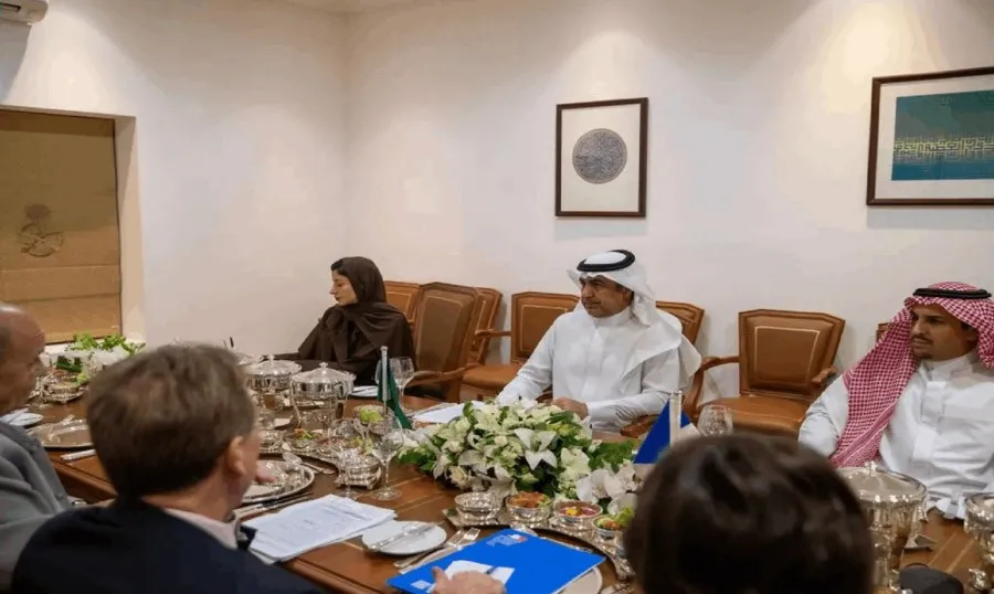 الملف اللبناني على طاولة العلولا و لودريان في الرياض
