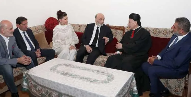 جعجع للراعي: حل مشكلة اللاجئين بيد حزب الله