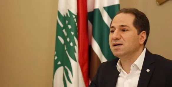 جدل بين وزير المال والجميل