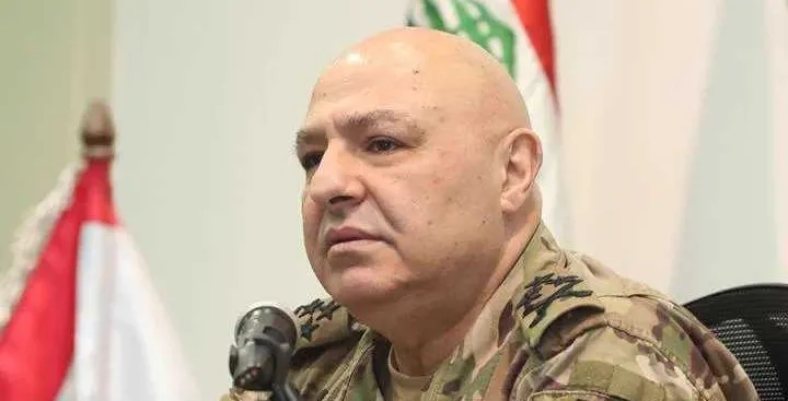 قائد الجيش:لن أسمح بالمس بمعنويات عناصر الجيش