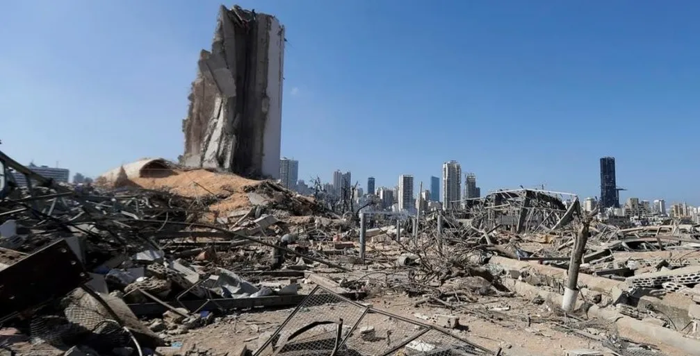 في الرابع من آب: الصورة المقلوبة بإخراج طائفي