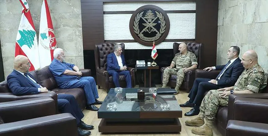 عين الحلوة بين قائد الجيش والسفير الفلسطيني
