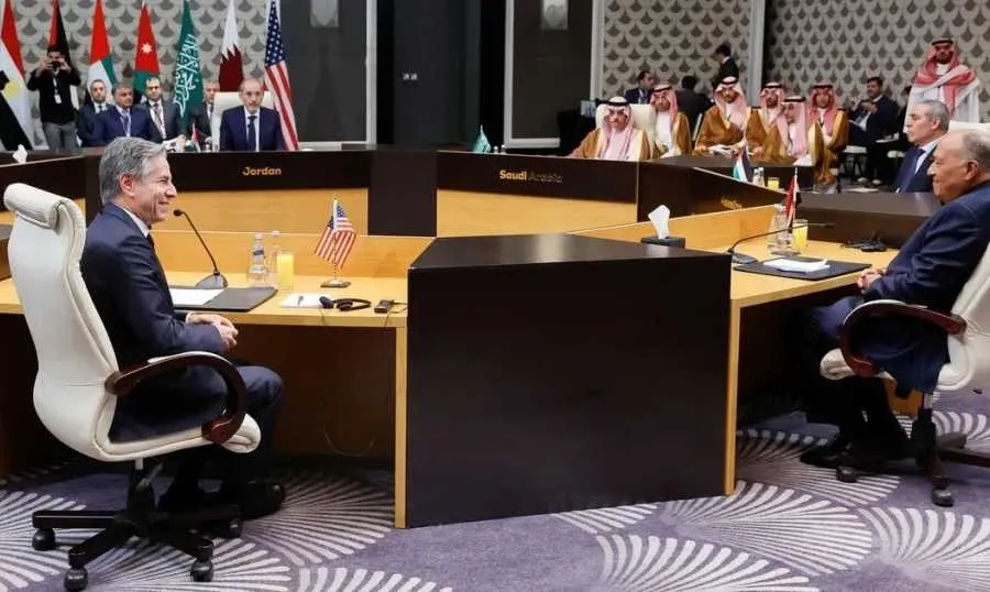 اجتماع وزراء خارجية عرب و وبلينكن : هدفنا إنهاء الحرب