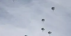 أول عملية إسقاط مساعدات أميركية جوا على غزة