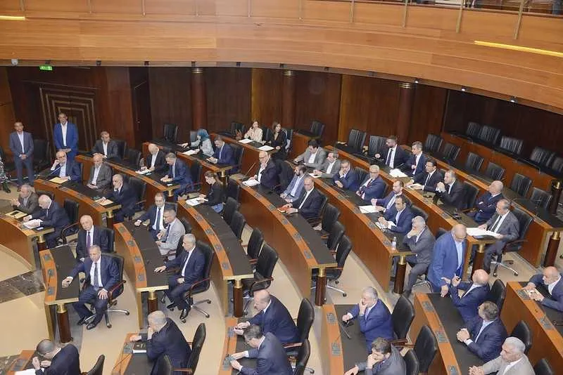 التمديد للمجالس البلدية والاختيارية قرار عابر في لحظة انحلال الدولة
