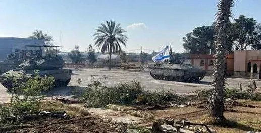 الجيش الاسرائيلي يسيطر علي معبر رفح