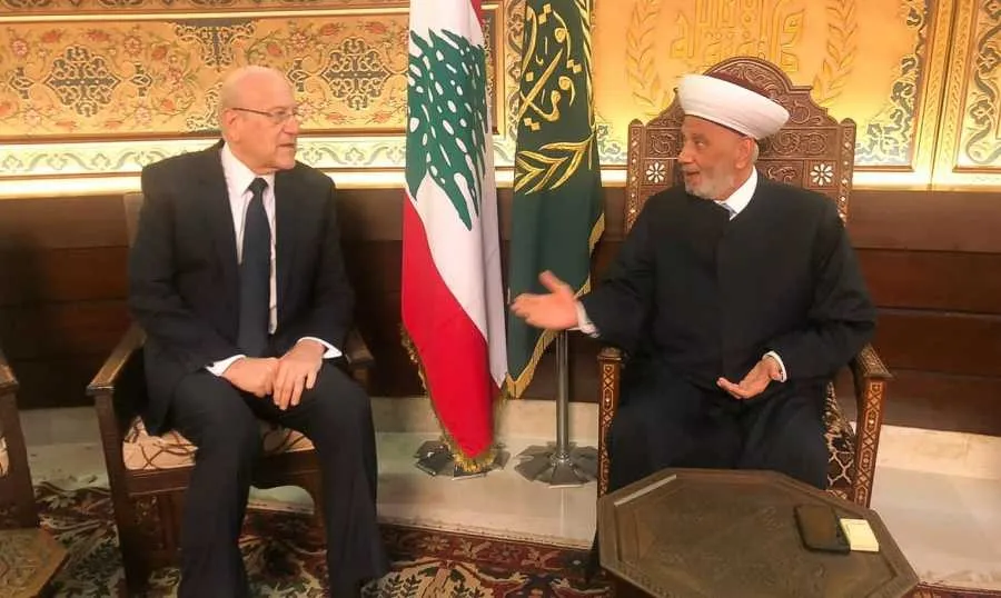 الطائفة السنية بين المفتي والرئيس ميقاتي