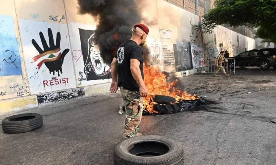 العسكريون المتقاعدون منعوا الحكومة من الاجتماع