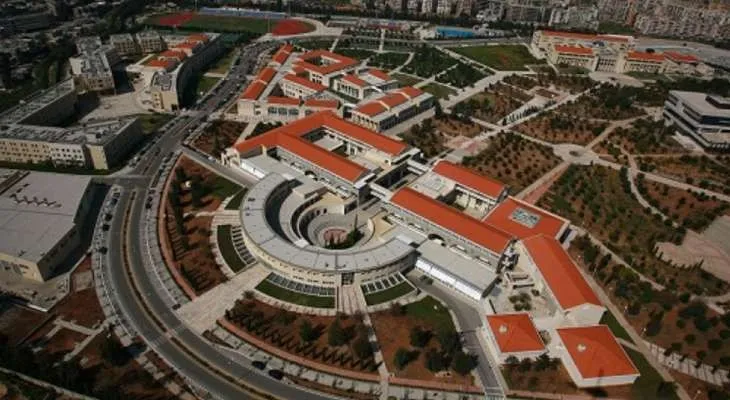 الجامعة اللبنانية تعترف بمعدات عسكرية في مخازنها