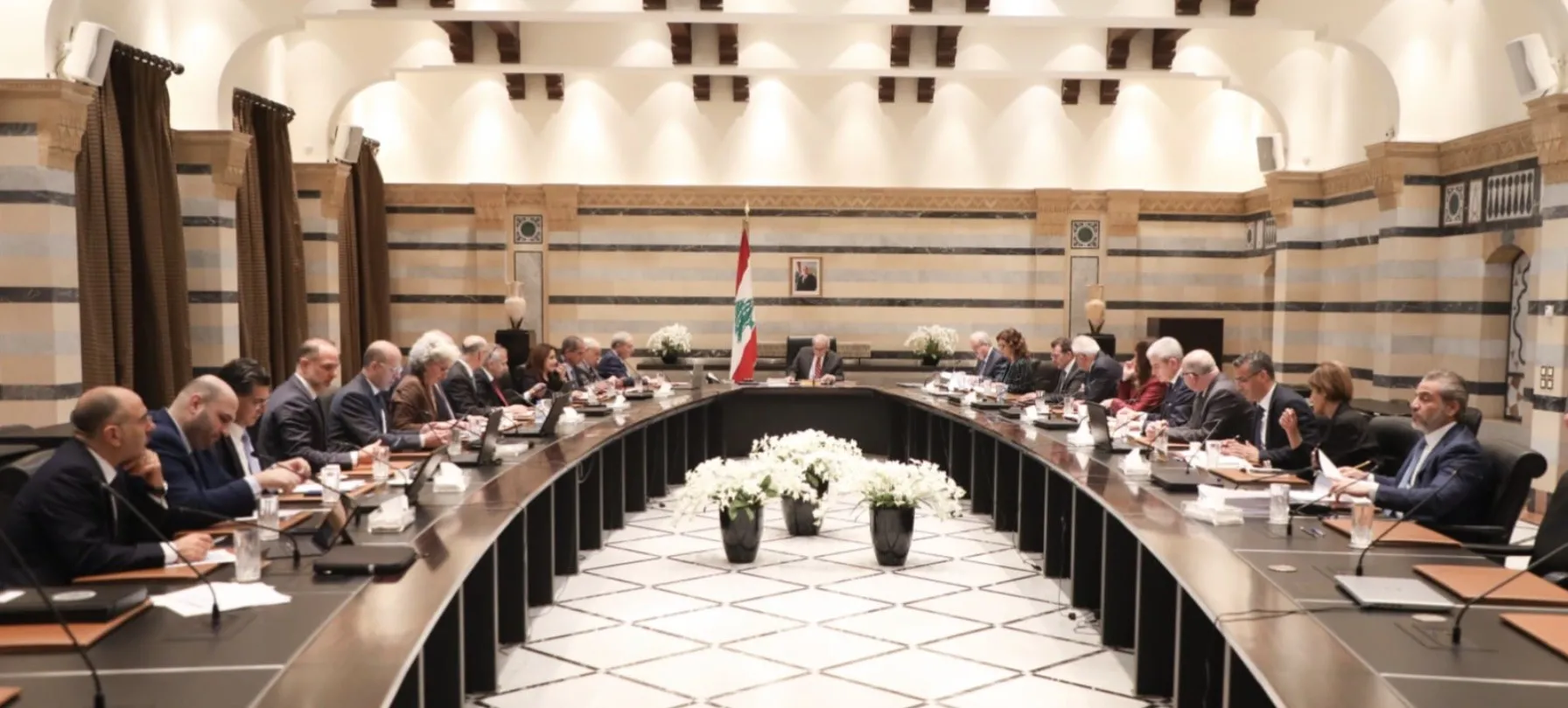إقرار  مرسوم تعويض العاملين في التربية