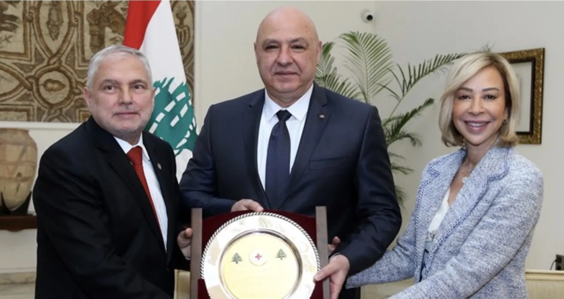 عون للصليب الأحمر: اقدم لكم راتبي دعما لكم