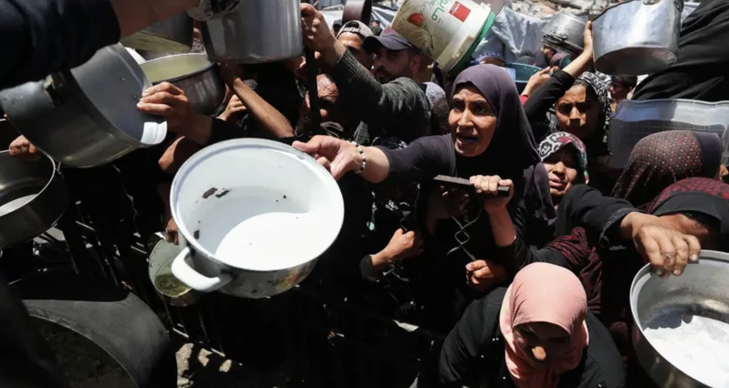 إدخال المساعدات إلى غزة.. "ضغط من ترامب" غيّر موقف نتنياهو