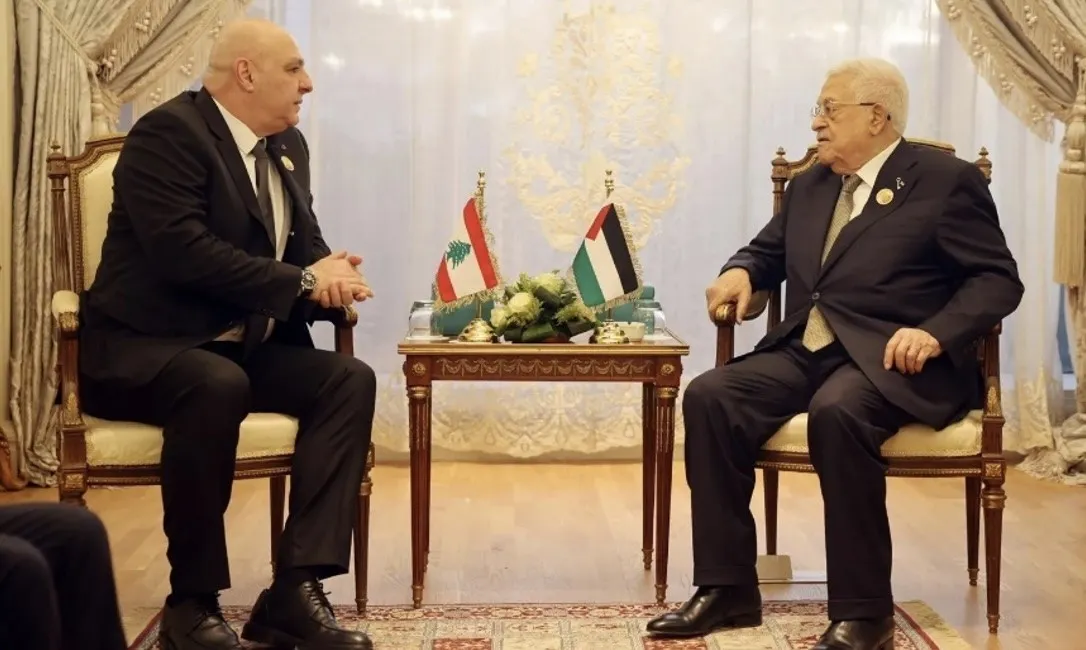 عباس في لبنان: السلاح عالق والتطبيع يتقدم