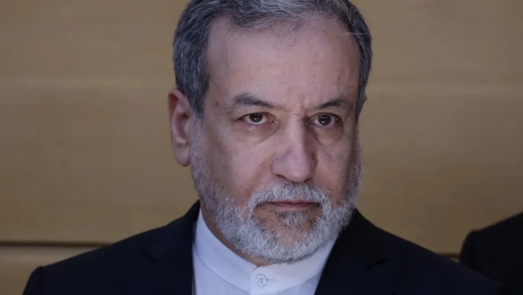 ايران تهدد بالرد على الهجمات الاميركية