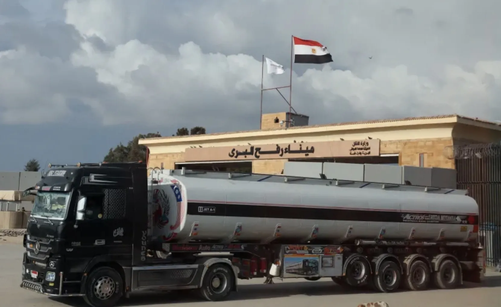 حماس: لن نسمح بدخول مساعدات للرهائن إلا بوقف الغارات الجوية وفتح ممرات إنسانية