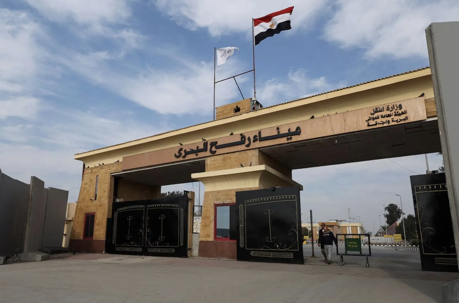 إسرائيل: معبر رفح سيظل مغلقا