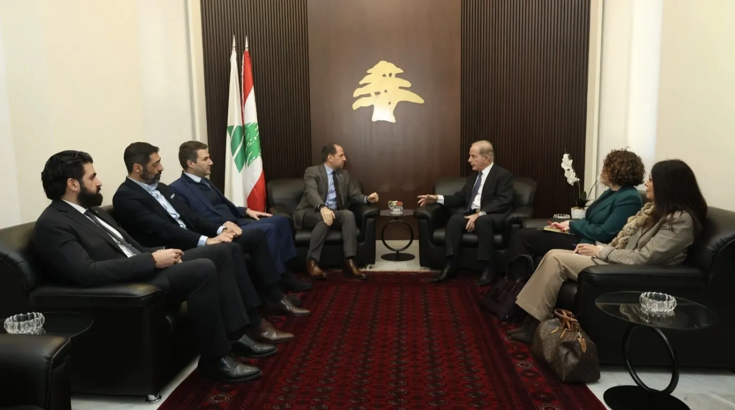 الجميل  بعد لقاء عيسى: الامتحان الحاسم للدولة وحزب الله