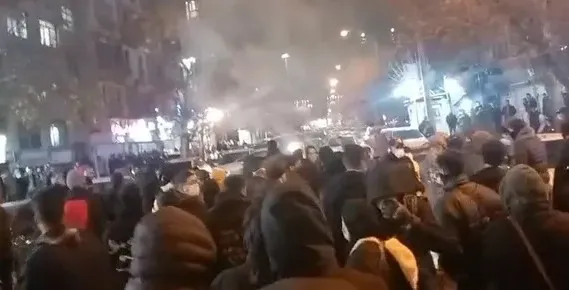 تظاهرات طهران: الاقتصاد واجهتها  والسياسة باطنها