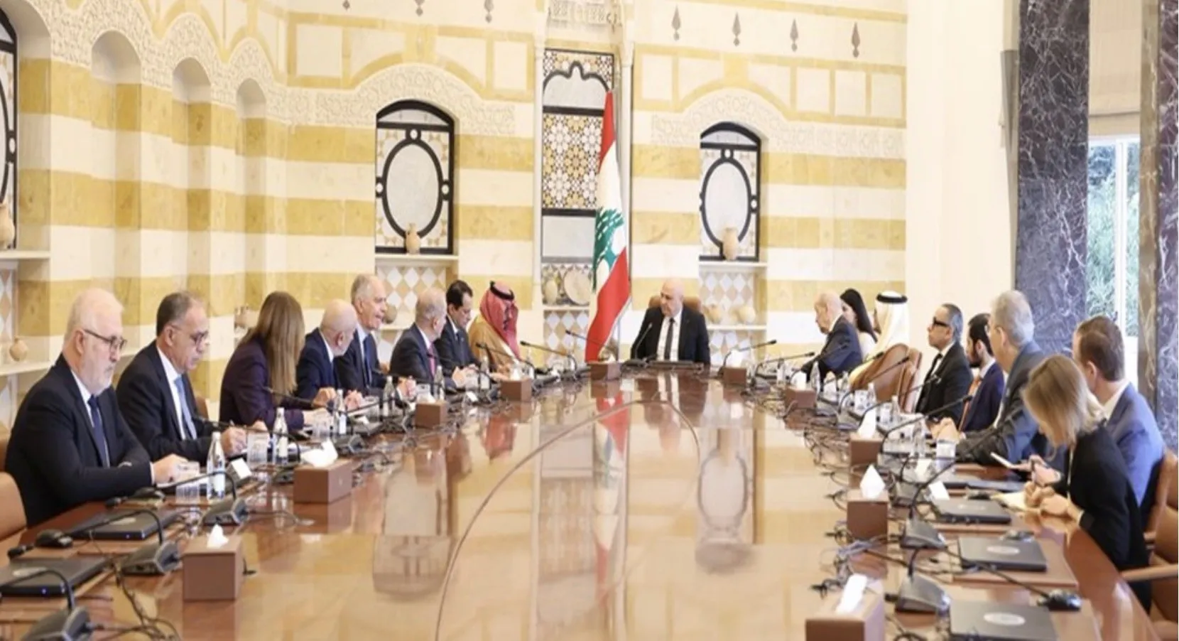 اللجنة الخماسية في قصر بعبدا: دعم الجيش