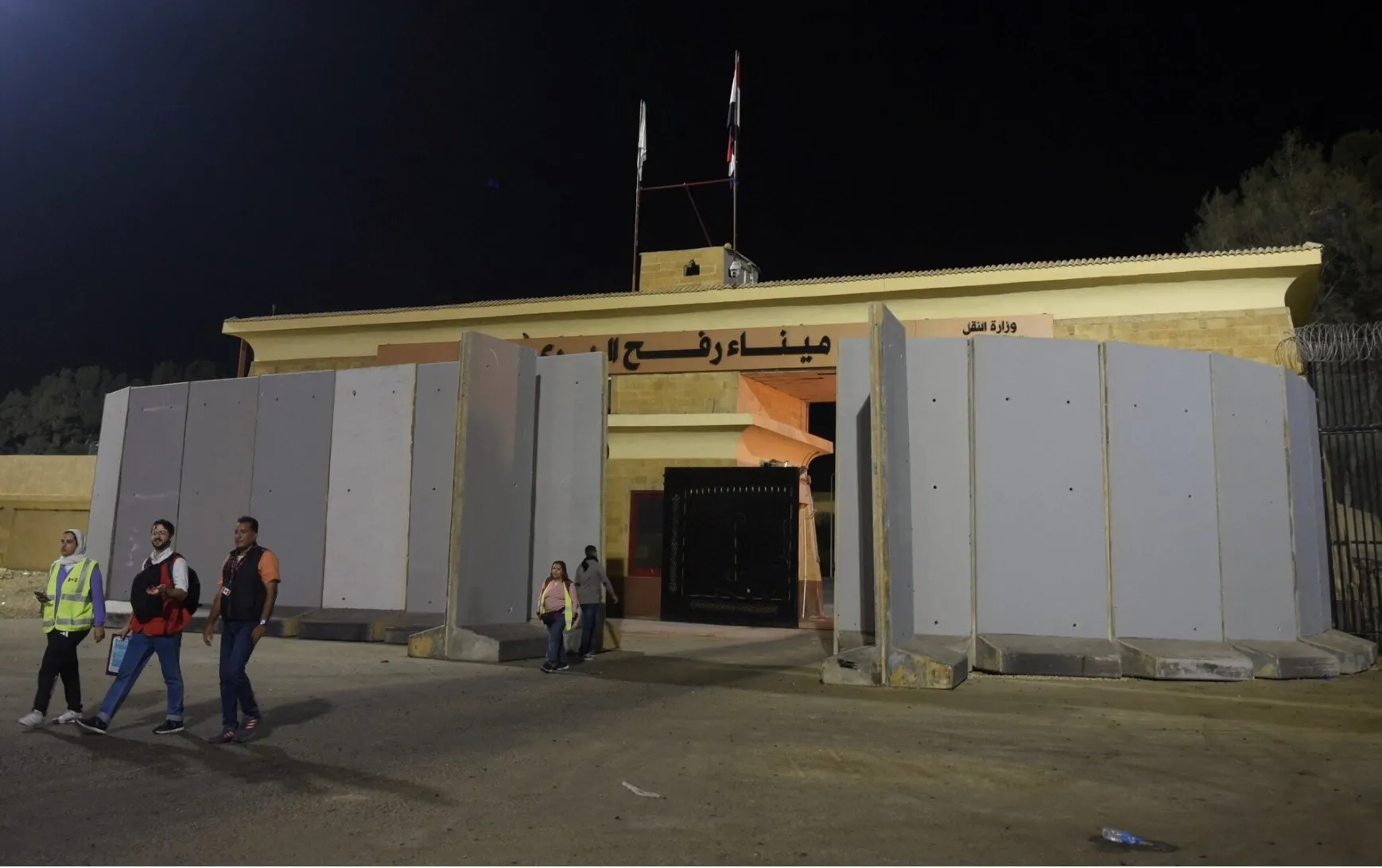 إسرائيل ستعيد فتح معبر رفح