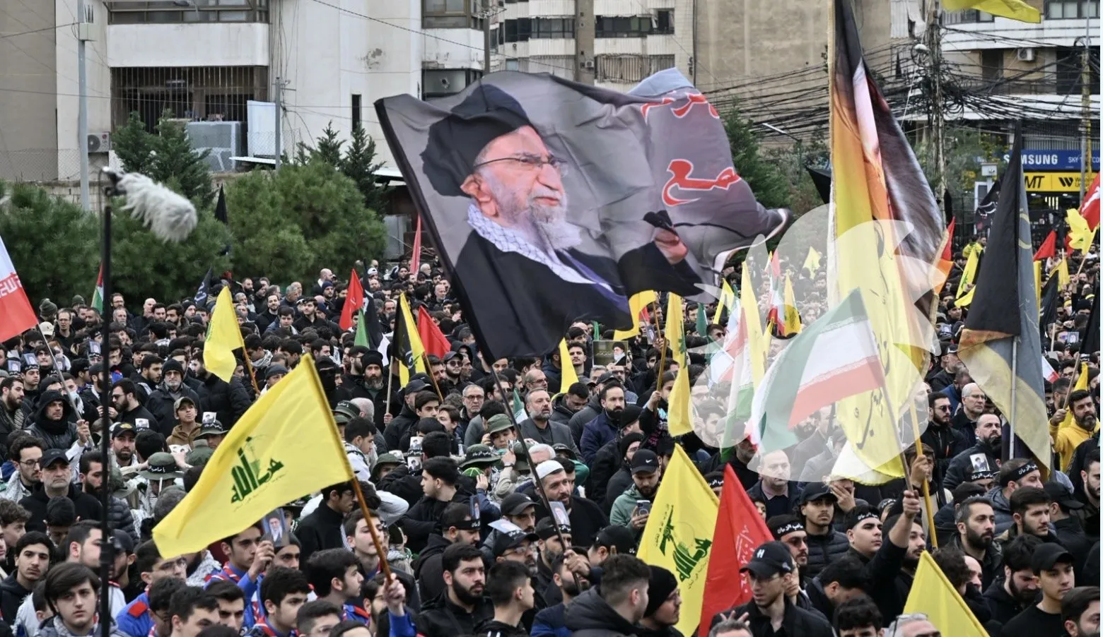 تجمعات لحزب الله تضامنا مع ايران