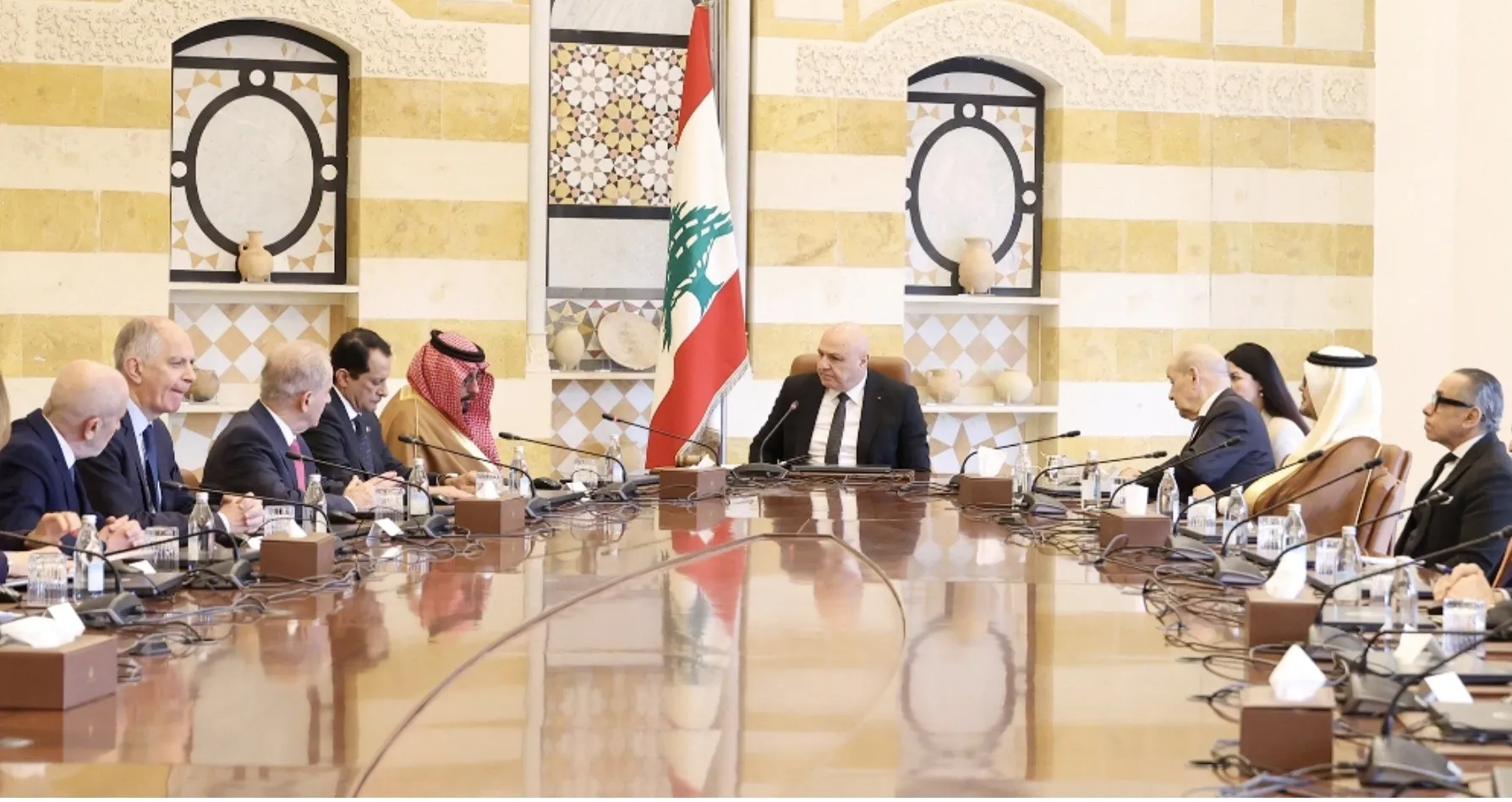 عون للخماسية: قرار مجلس الوزراء لا رجوع عنه
