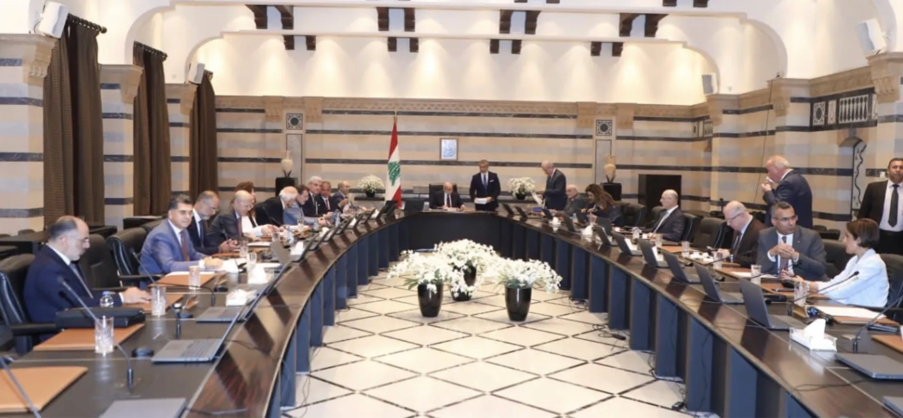 الحكومة: ترحيل الحرس الثوري الايراني من لبنان