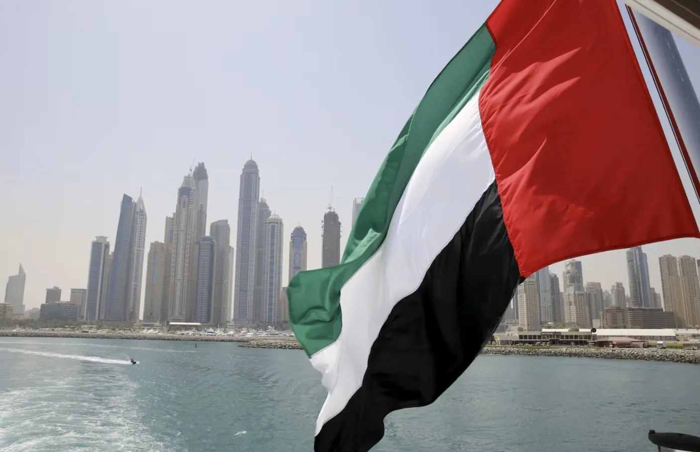 الامارات تفكك  "شبكة إرهابية" ممولة من إيران وحزب الله
