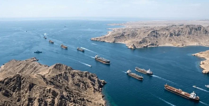واشنطن وطهران "يغلقان" مضيق هرمز... والضحية العالم