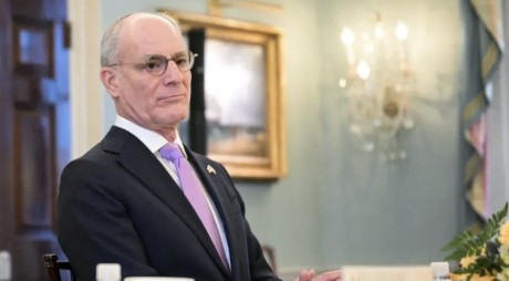 السفير الاسرائيلي في المفاوضات لتفكيك حزب الله